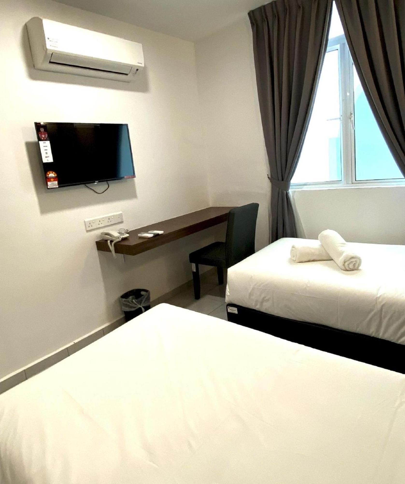 Capital O 90756 Cara Hulu Hotel 3*